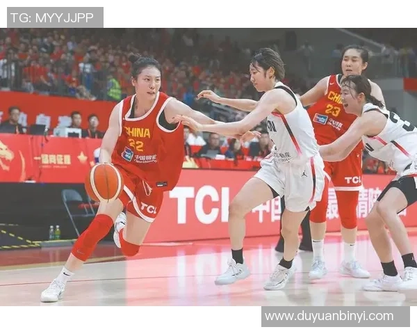 中国台北女篮与菲律宾女篮激战正酣争夺亚洲篮球赛重要胜利