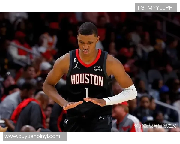 休斯顿队与明尼苏达队员的精彩对决分析与战术探讨