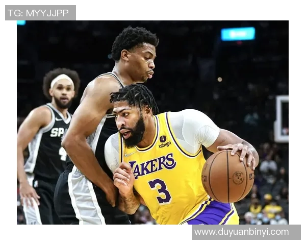 勇士与篮网对决精彩纷呈CCTV5直播引发球迷热议